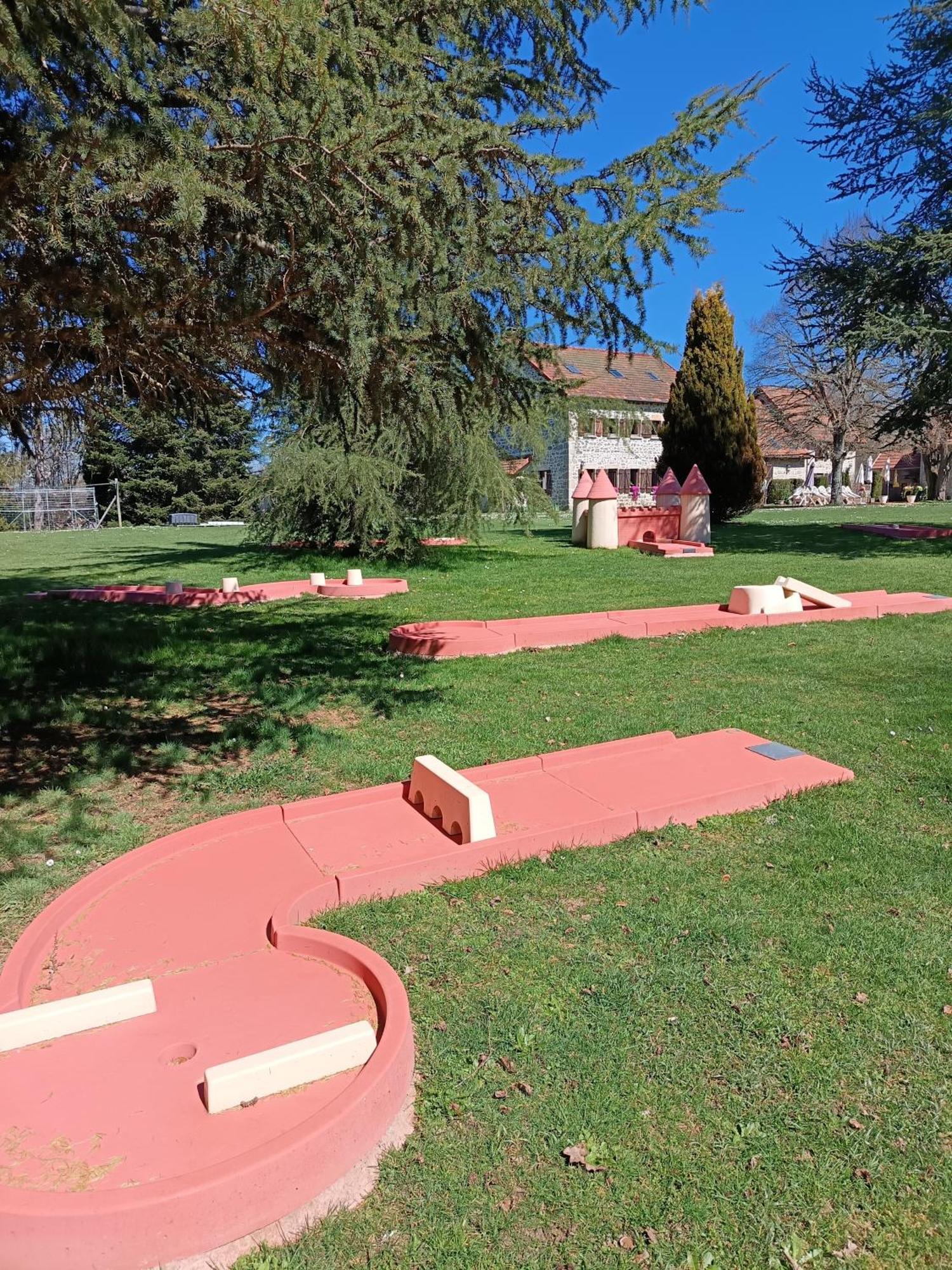 A l'Orée du Parc Saint-Priest-des-Champs Esterno foto