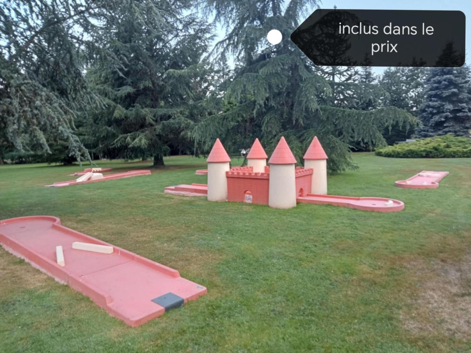 A l'Orée du Parc Saint-Priest-des-Champs Esterno foto
