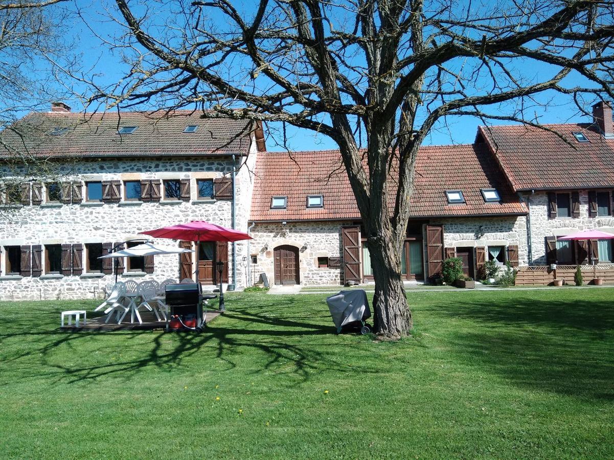 A l'Orée du Parc Saint-Priest-des-Champs Esterno foto